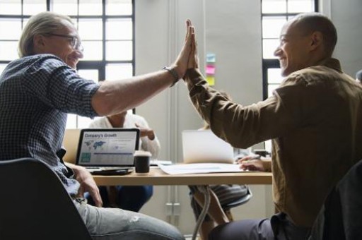 微軟擴大Office365多重認證功能至所有用戶（企業的office365用戶能否在個人的surface上登陸）